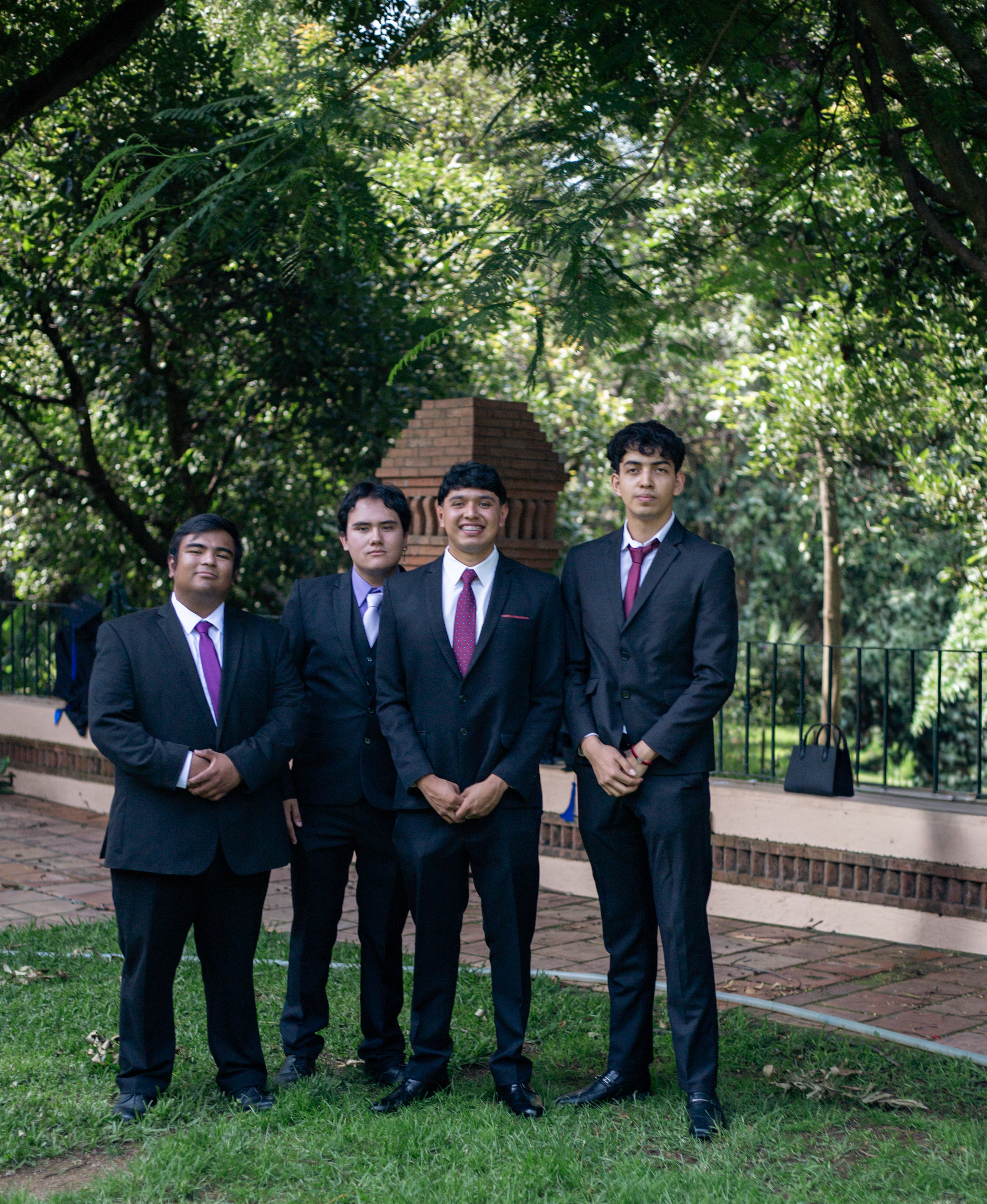 Fotografía 2 de Alejandro Álvarez Vargas con familia y amigos