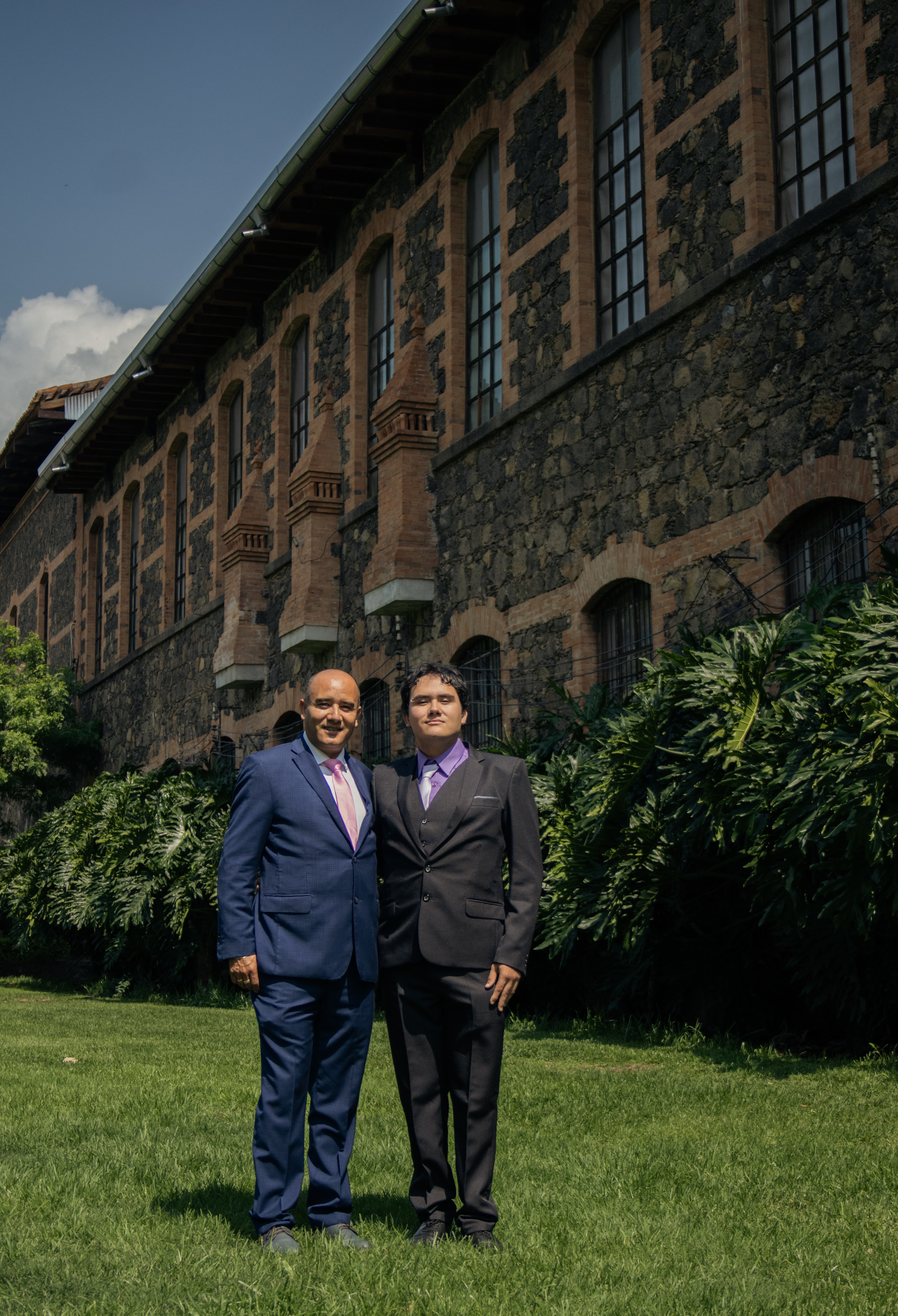 Fotografía 3 de Alejandro Álvarez Vargas con familia y amigos