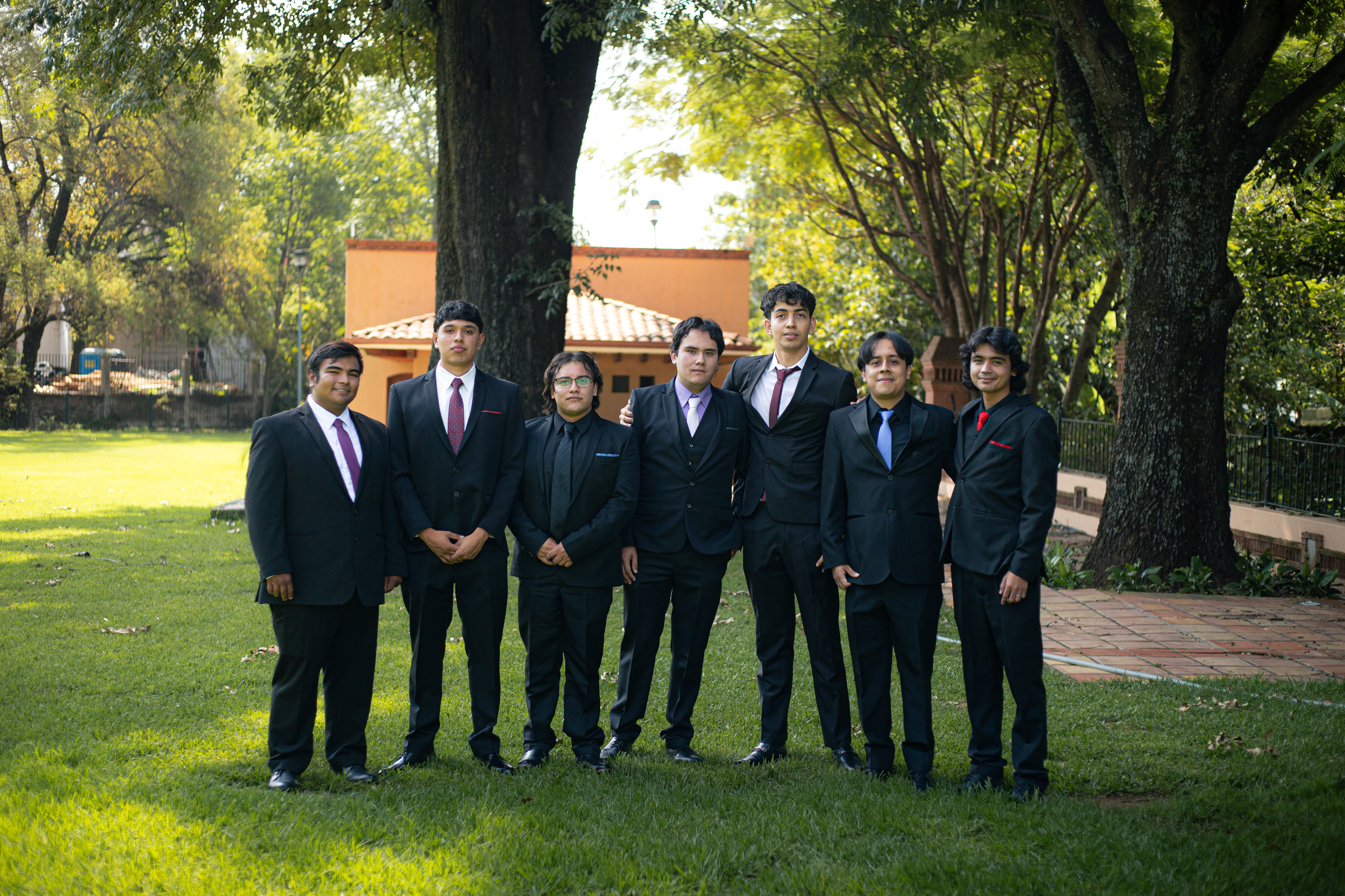 Fotografía 3 de Brandon Alexis Servin Franco con familia y amigos