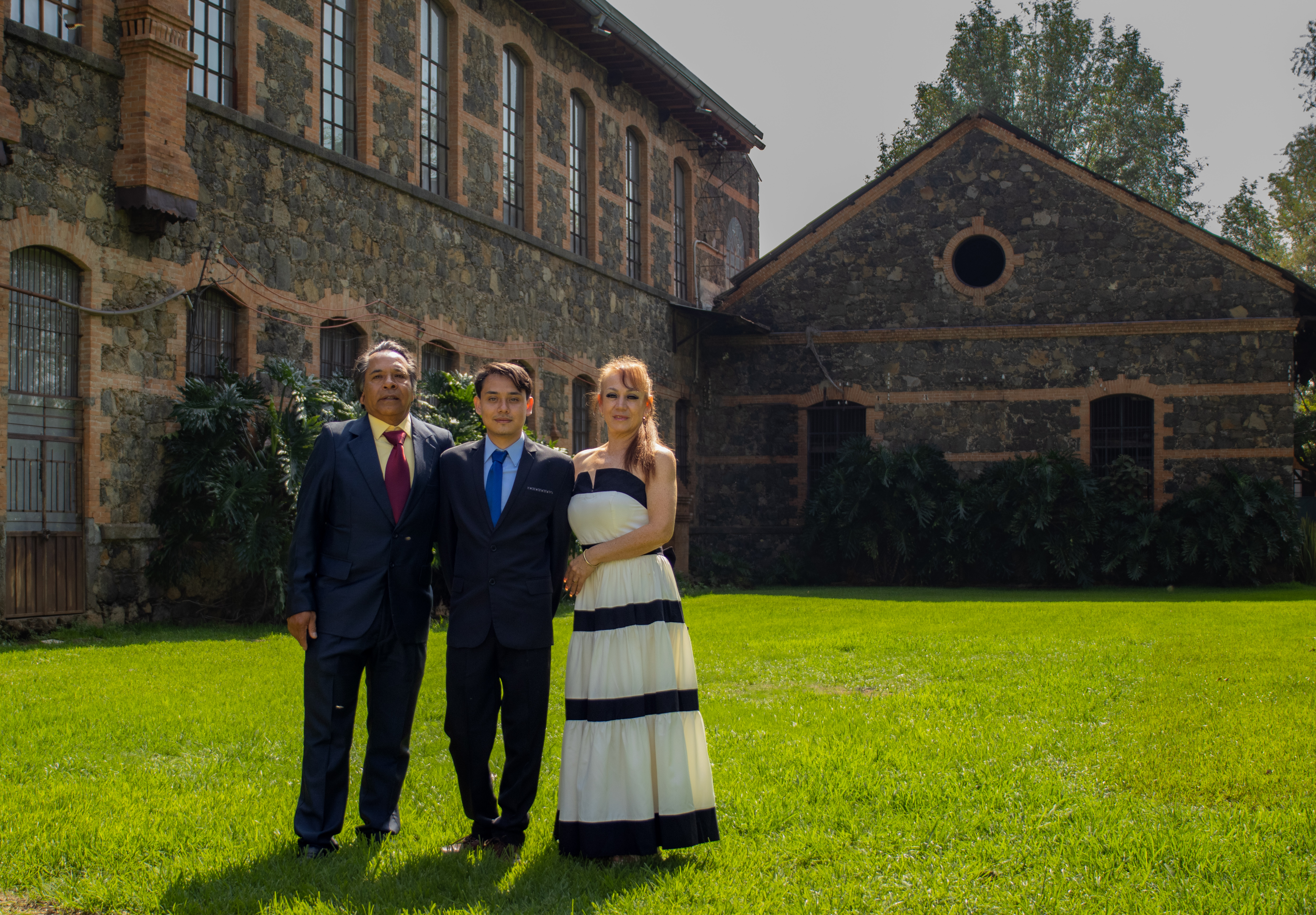 Fotografía 2 de Carlos Gael Garcia Saucedo con familia y amigos
