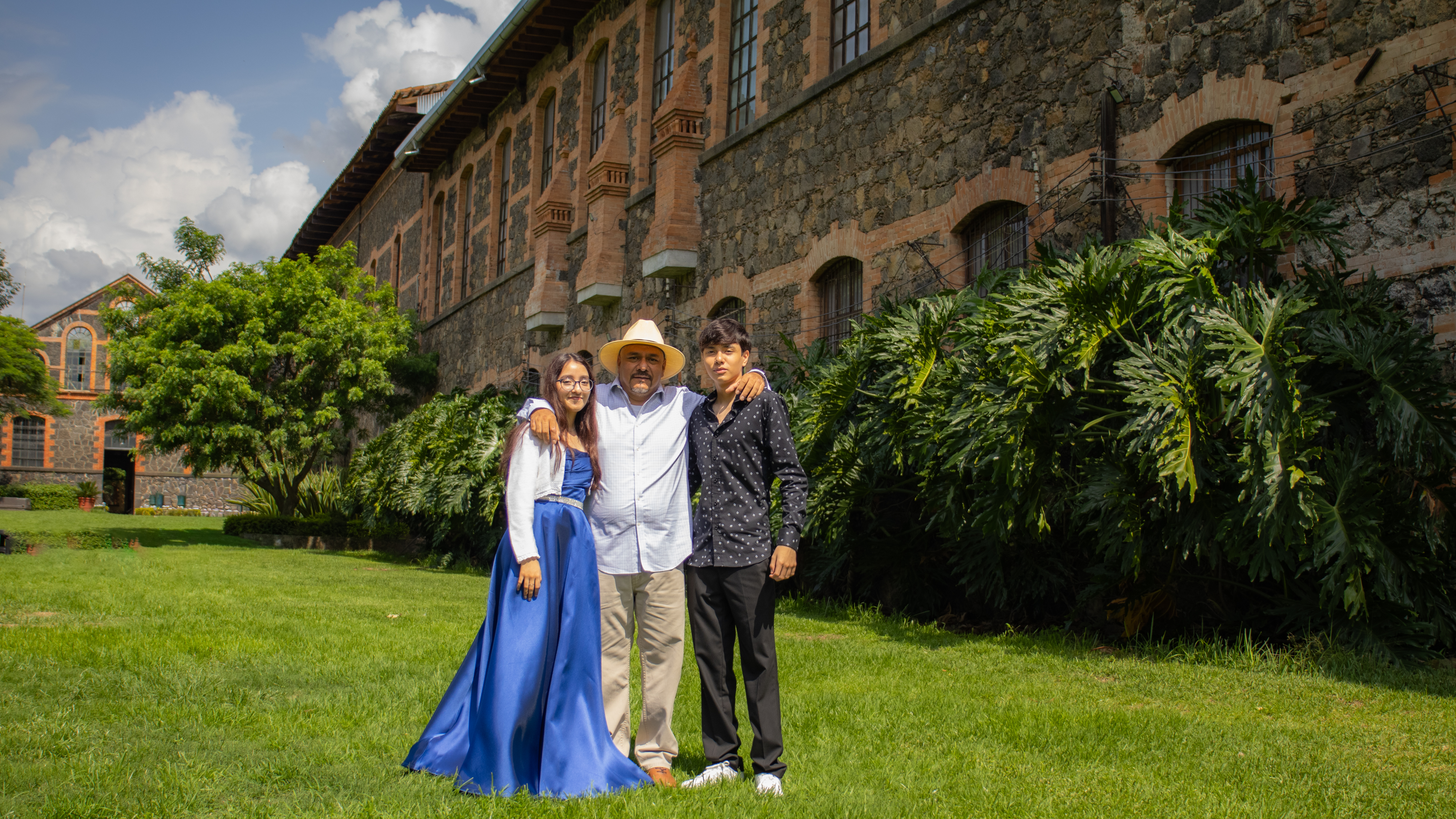 Fotografía 4 de Dulce Karina Roque Aguilera con familia y amigos