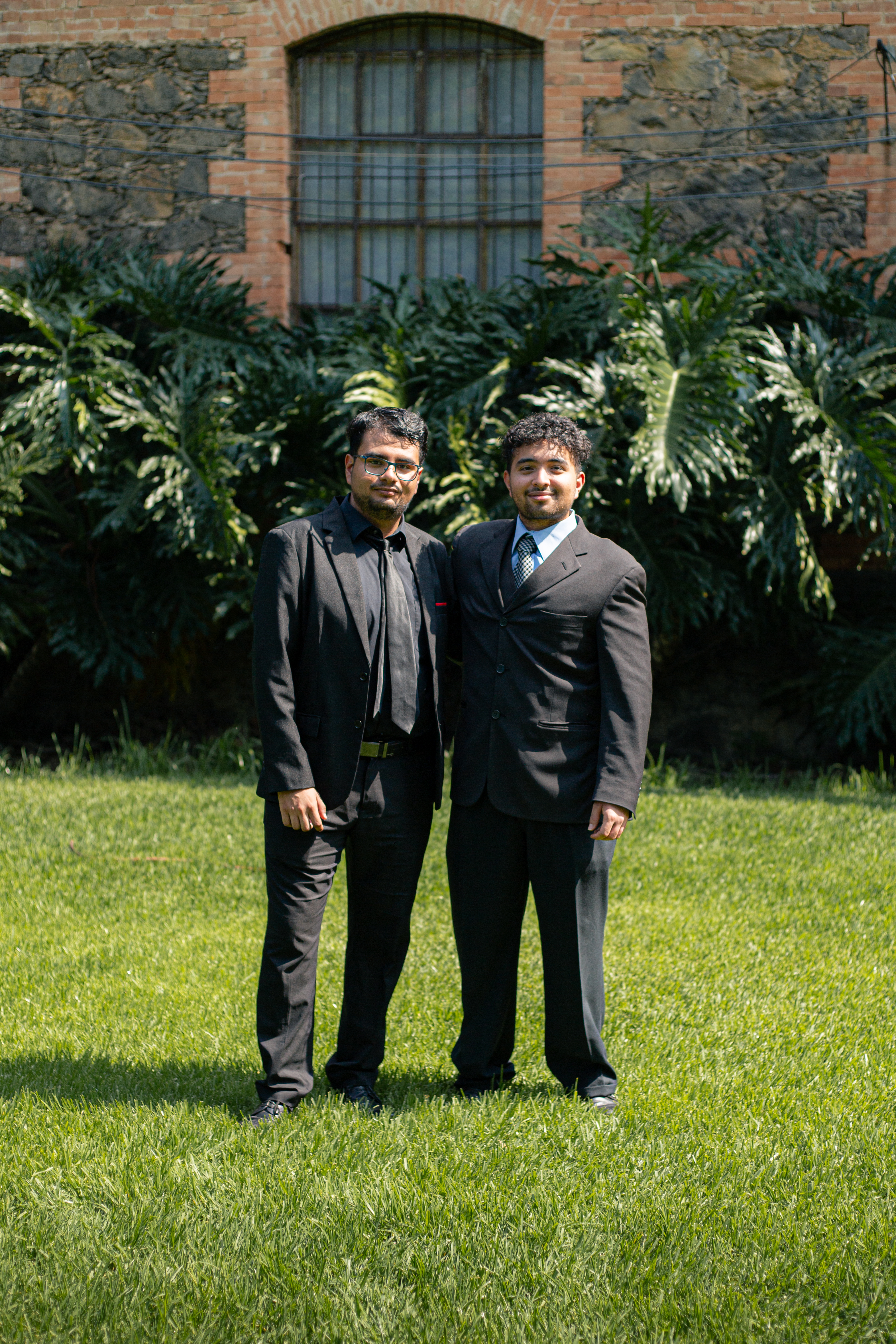 Fotografía 4 de Jonathan Isai Herrera Robledo con familia y amigos