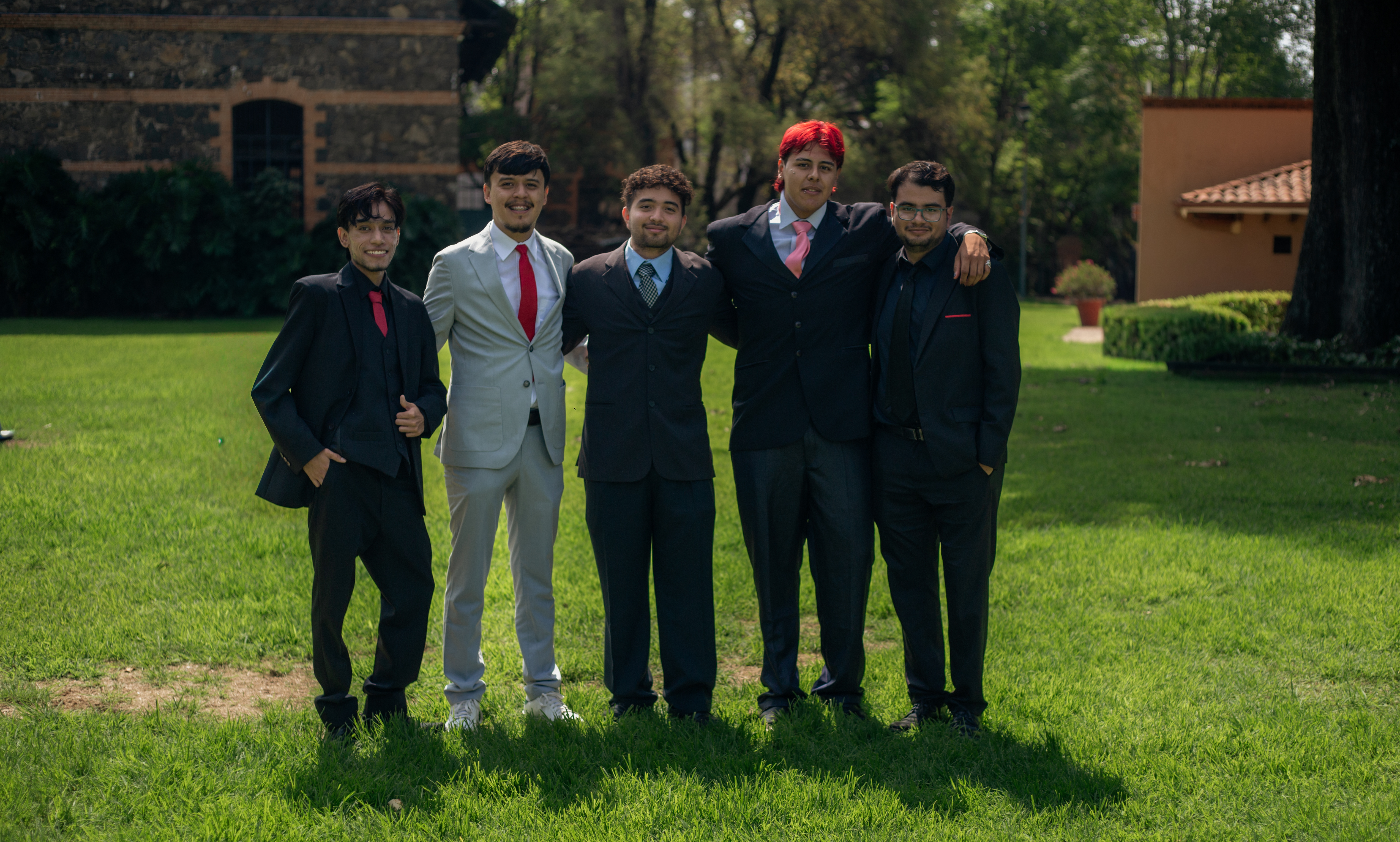Fotografía 1 de Pablo Adrian Rojas Arriaga con familia y amigos