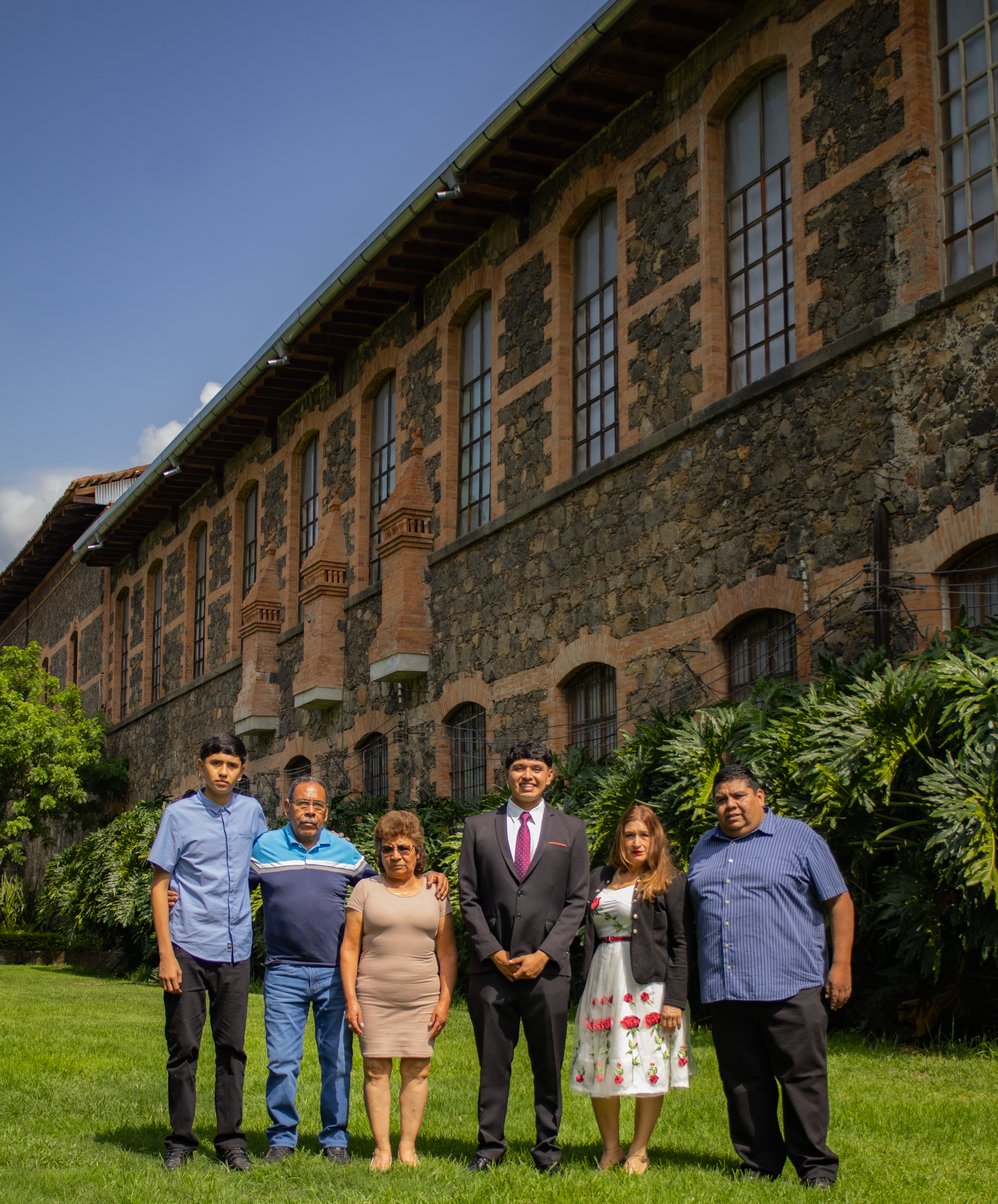 Fotografía 1 de José Antonio Vazquez Sanchez con familia y amigos