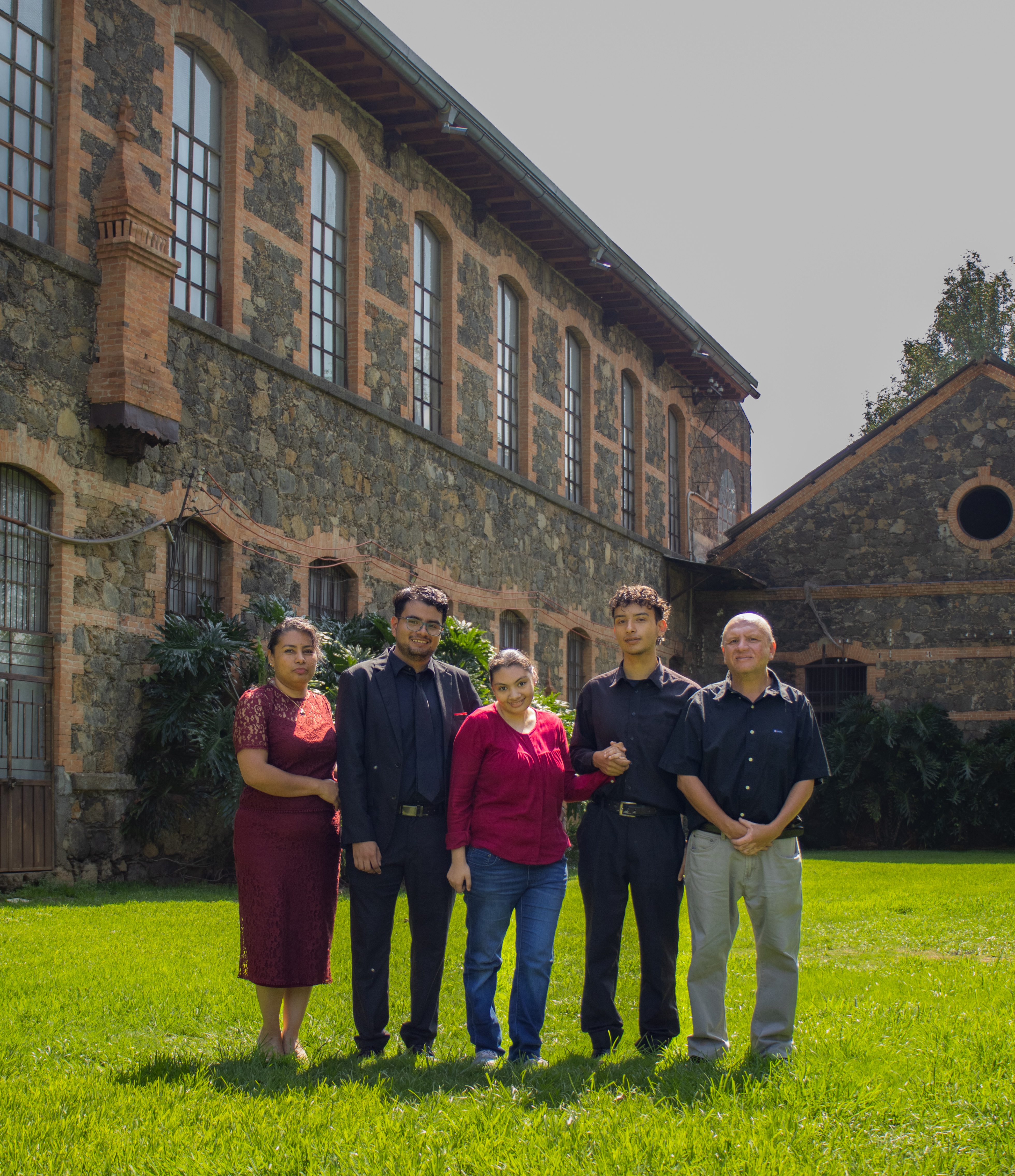 Fotografía 1 de Juan Carlos Gonzalez Orozco con familia y amigos