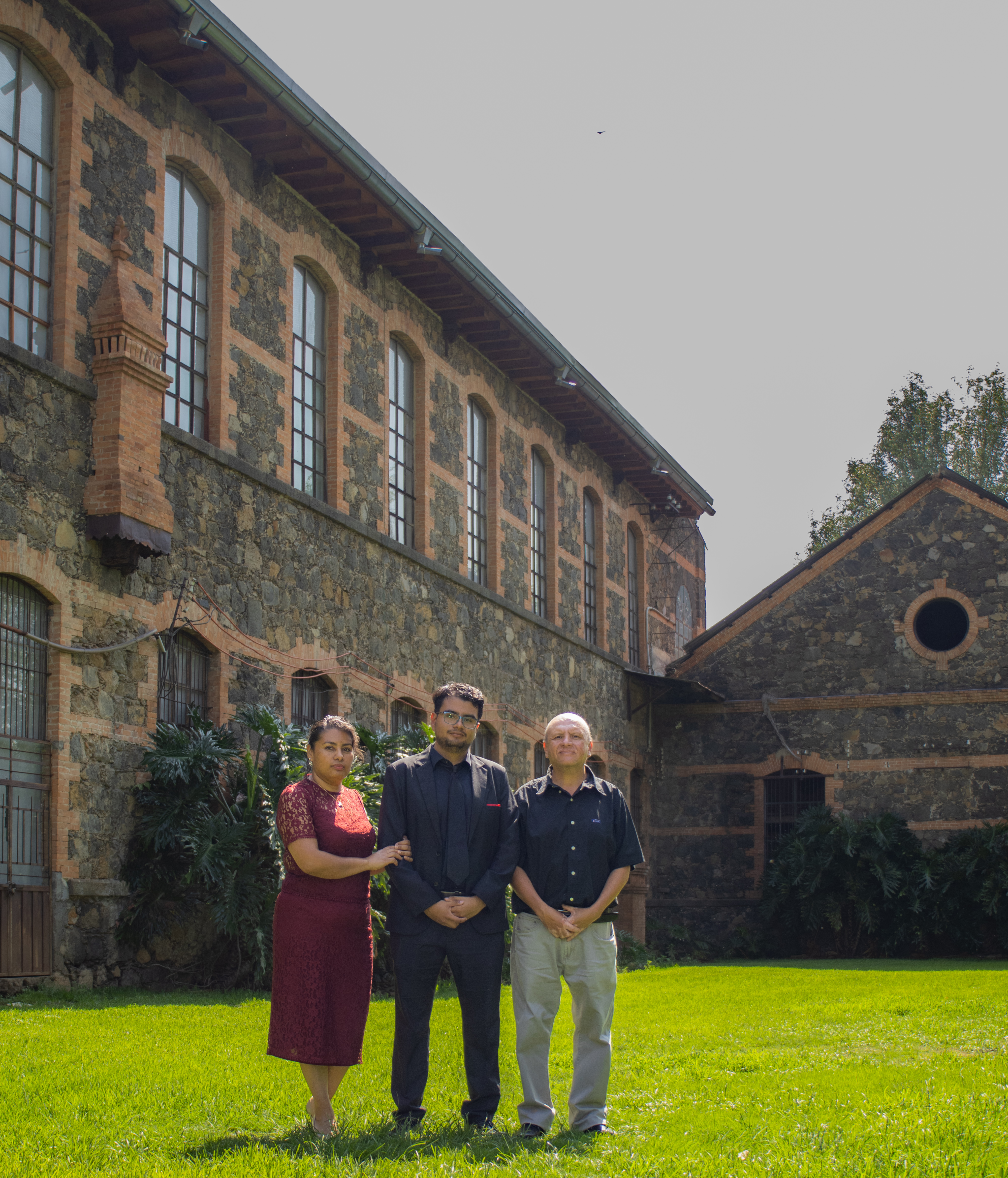 Fotografía 3 de Juan Carlos Gonzalez Orozco con familia y amigos