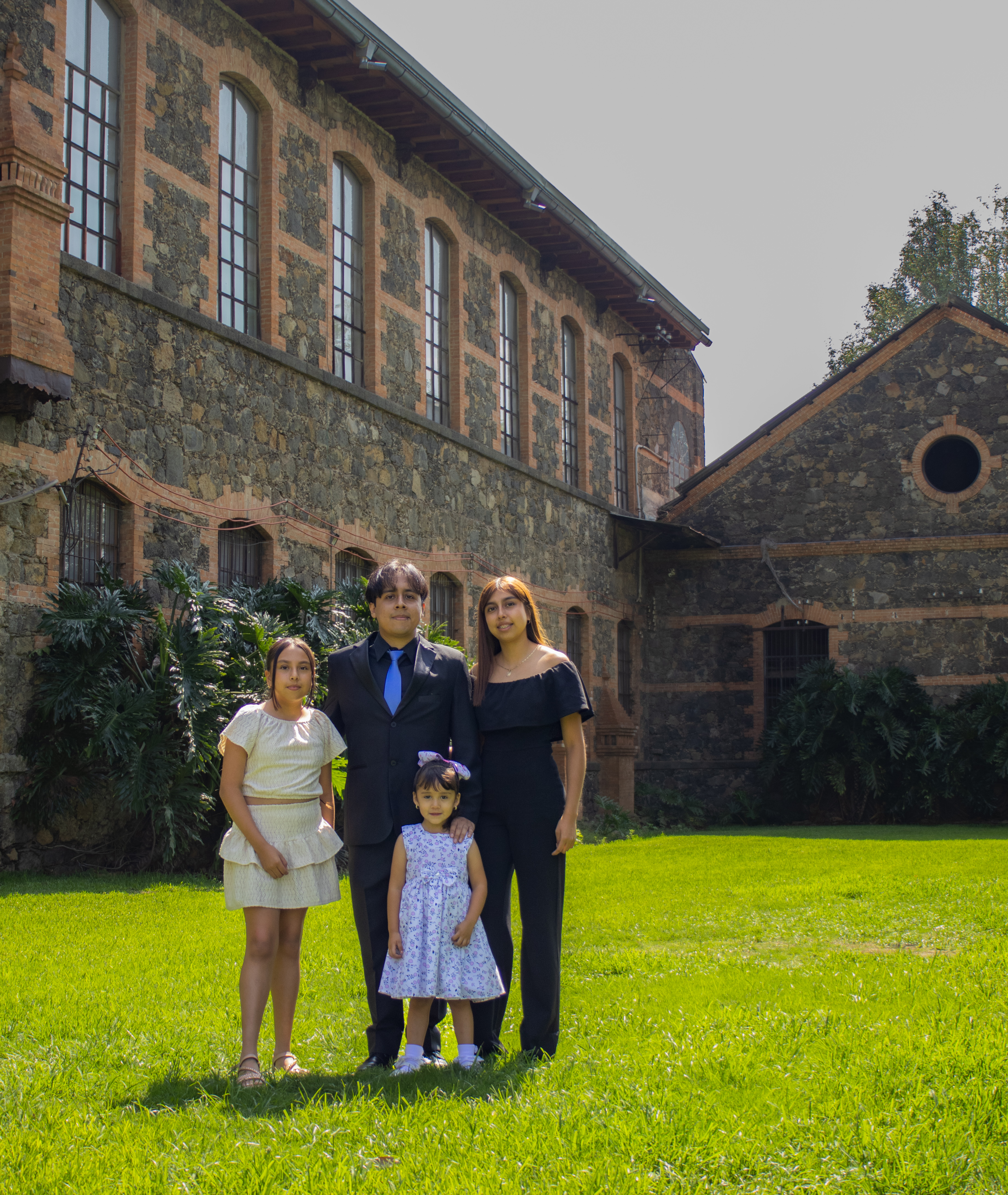 Fotografía 9 de Miguel Osvaldo Montoya Molina con familia y amigos